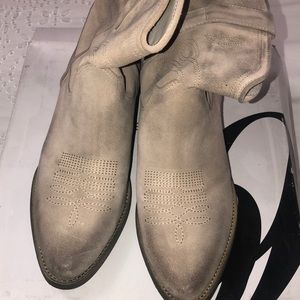 NINEWEST Distressed Cream Cowboy Boot